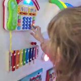 Vídeo: Painel sensorial de parede em funcionamento